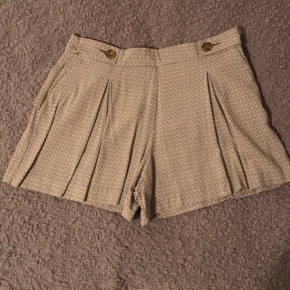 Banana Republic Pants - Banana Republic Shorts